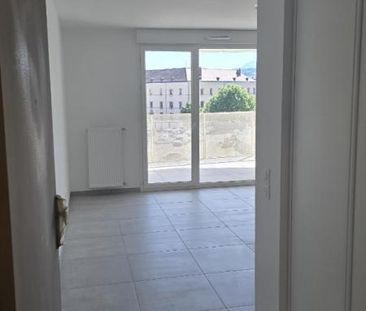 Location Appartement 2 pièces 47m² THONON LES BAINS 74200 - Photo 1