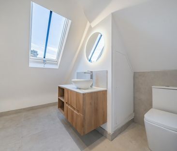 St Andrews Square, Surbiton - 3 bedrooms Property for lettings - Se... - Photo 2