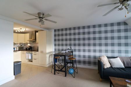 1 bedroom apartment to rent - Photo 2