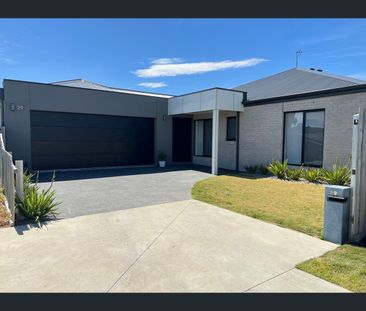 38 Donald Street, Morwell, Vic 3840 - Photo 3