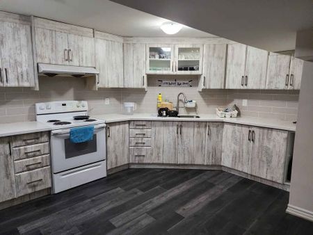 For Lease - 75 Parkside Drive Unit# Lower Level ( Legal Apt.), Brampton, Ontario - Photo 3