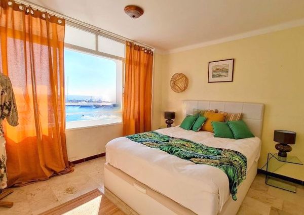 RENTED UNTIL JANUARY 2025- First line apartment with sea views for rent
