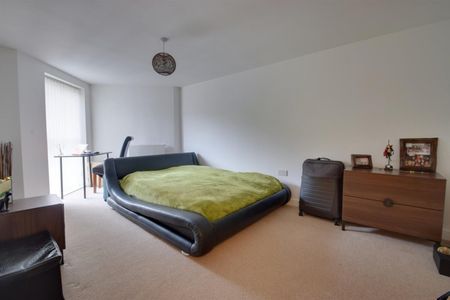 Canal View, Lawn Lane - Photo 5