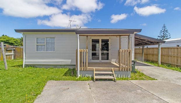 Standalone two bedroom home! - Photo 1