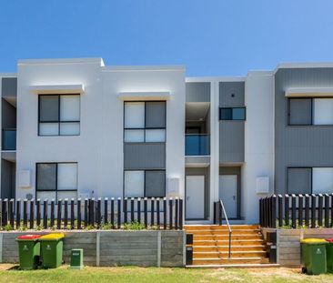 TOWNHOUSE IN ECCO RIPLEY ESTATE! - Photo 4