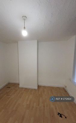 2 bedroom semi-detached house to rent - Photo 1