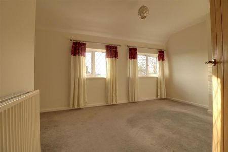 2 bedroom end of terrace house to rent - Photo 3