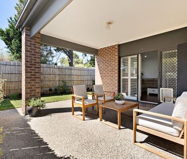 Spacious, Modern Family Living with Energy-Saving Extras - Photo 5