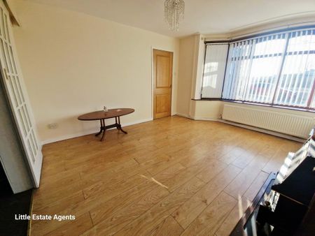 3 bedroom semi-detached house to rent - Photo 5