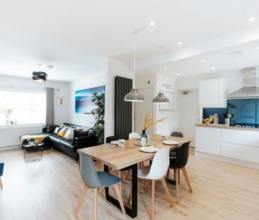 37LR - Professional Co-Living Property 37LR - Room 2 - Photo 2