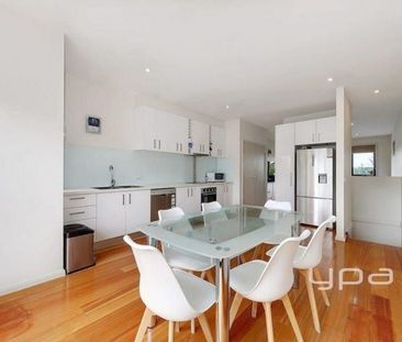 21 Huntington Drive, CRAIGIEBURN - Photo 2