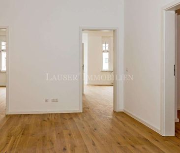 Attraktive Drei-Zimmer-Altbauwohnung mit Balkon in kernsaniertem Haus - Photo 1