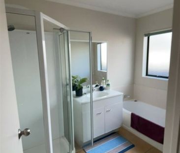 WELL PRESENTED BRICK AND TILE HOME - Photo 4