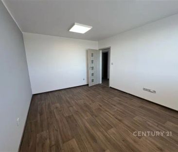 Pronájem bytu 1+1 s parkovacím stáním - Photo 1