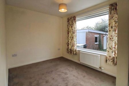 2 bedroom bungalow to rent - Photo 2