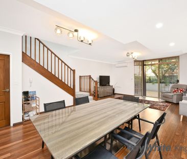 3 Bedroom Townhouse in Ideal Location - Photo 2