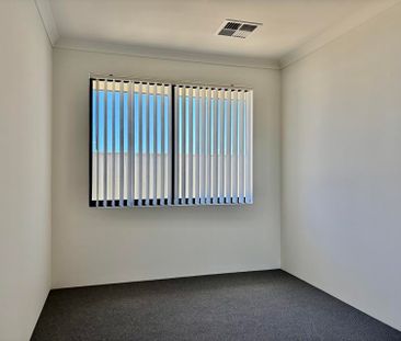 Attractive 4x2 home in whisper quiet location! - Photo 5