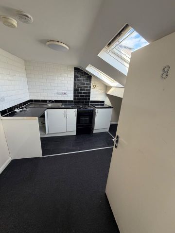 1 Bed Flat, Acocksgreen, B27 - Photo 4