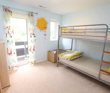 Tresillian Way, Woking, Surrey, GU21 - Photo 4