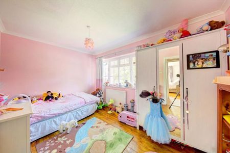 4 bedroom terraced house to rent - Photo 2