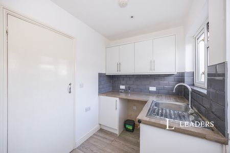 3 bedroom house to rent Totland Road, Portsmouth, Hampshire, PO6 - Photo 5