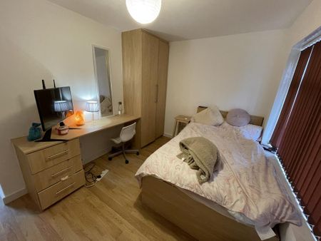 5 bedroom semi-detached house to rent - Photo 5