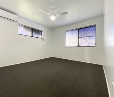 RENOVATED 5 BEDROOM HOUSE WITH ROOM TO MOVE! - Photo 5