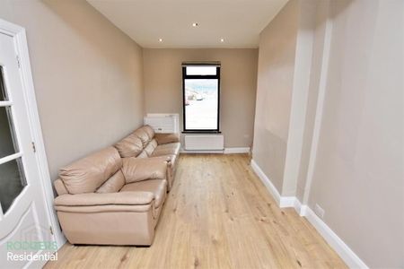 192 Donegall Avenue, Belfast, BT12 6LY - Photo 3