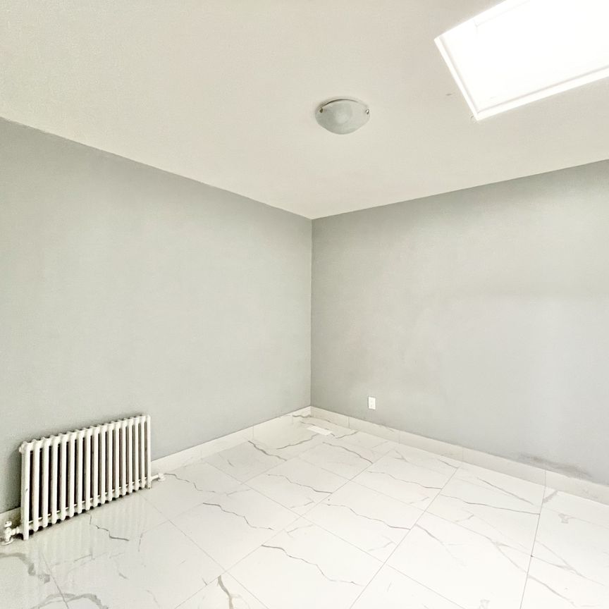 For Lease - 2624 Eglinton Avenue Unit# 2, Toronto, Ontario - Photo 1