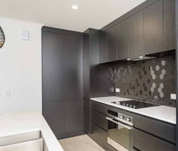 Feilding - 3 Bedrooms - Photo 4