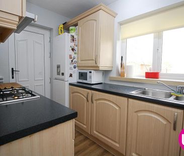 3 bedroom semi-detached house to rent - Photo 2