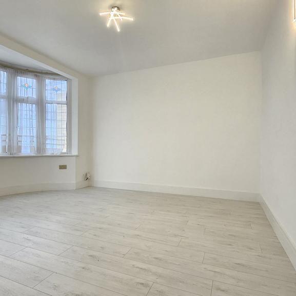 5 bedroom end of terrace house to rent - Photo 1