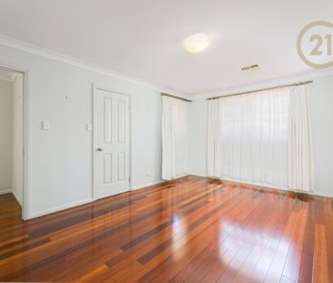 Luxury Two-Story Executive Residence Next to Henley Park - Photo 4