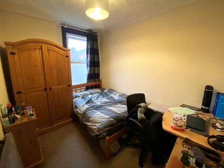 4 bedroom terraced house to rent - Photo 2