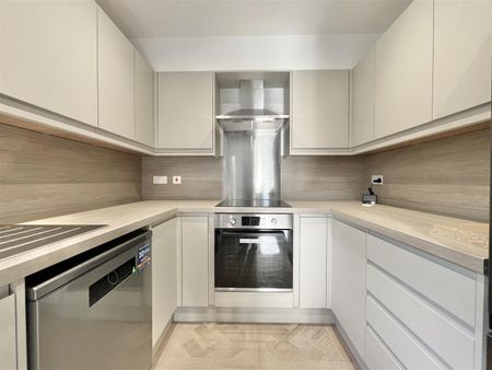 Sienna Villas, Hyde - Photo 2