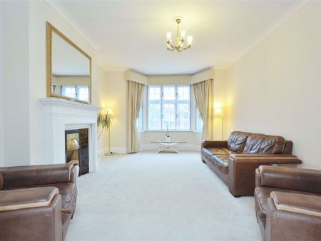 Large two bedroom apartment which has recently been renovated is currently available to rent through Savills St. John's Wood, NW8. - Photo 2