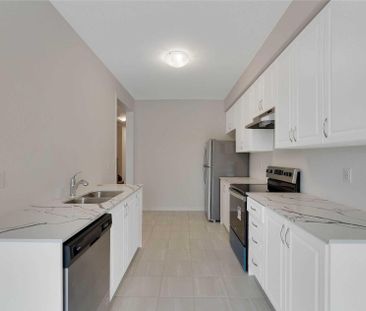 For Lease - 82 Ferragine Crescent, Bradford West Gwillimbury, Ontario - Photo 6