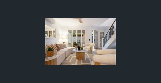 Beachside Living: Spacious 3 Bedroom Fully Renovated Townhouse for Rent in Mermaid Waters" - Photo 1