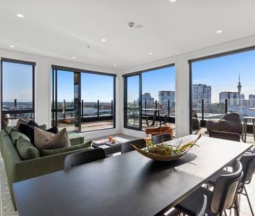 Gorgeous 1 Bedroom Apartment with Sea Views - Photo 3