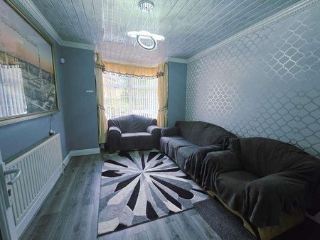 St. Chads Road, Bradford, BD8 - Photo 3