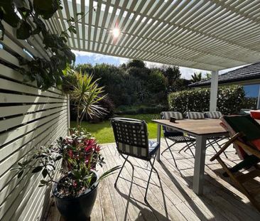 Modern Matakana Village central - Photo 2