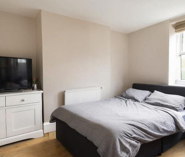 2 bedroom flat to rent - Photo 4 | Rentumo