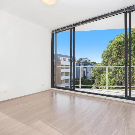 MGM MARTIN - TWO BEDROOM APARTMENT - Photo 4