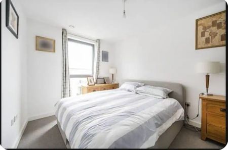 2 Bed Flat, Cornhill House, E3 - Photo 3