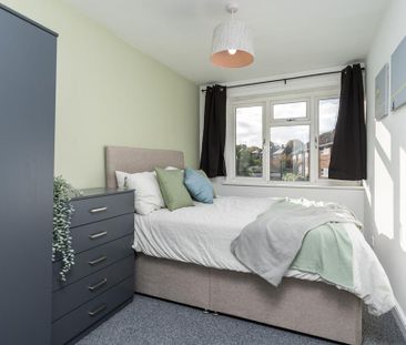 5 bedroom house of multiple occupation to rent - Photo 1