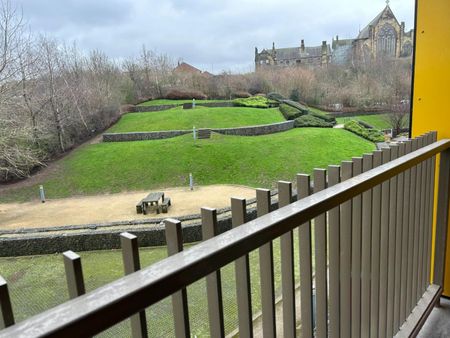 1 bedroom Flat To Let - Photo 3