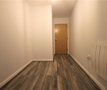 Hamlyn House, High Street, Feltham,TW13 - Photo 4