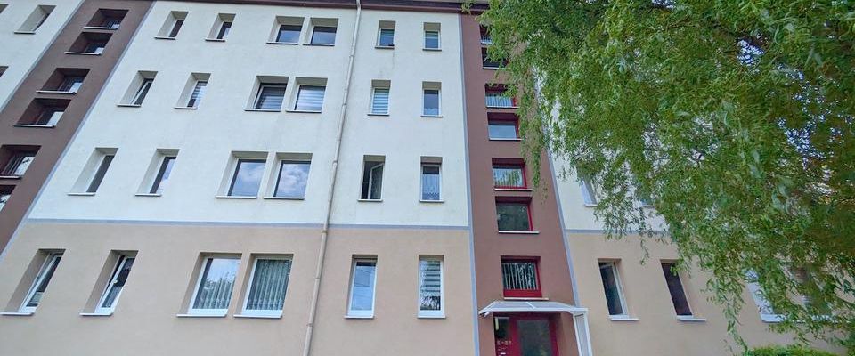 ++ wunderschöne 3-Raum Wohnung - Tageslichtbad mit Dusche - Balkon mit Ausblick ins Grüne ++ - Foto 1