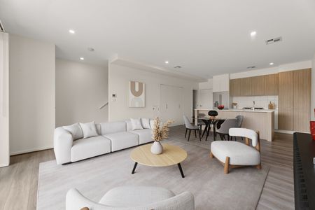 4/1 Limburg Way, Greenway ACT 2900 - Townhouse For Rent | Domain - Photo 2
