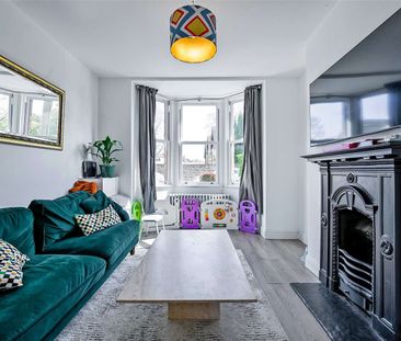 A spacious and beautifully refurbished semi-detached two bedroom ho... - Photo 5